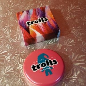 MAC Trolls beauty powder Glorida